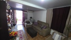 Casa com 02 dormitórios no bairro Feitoria 