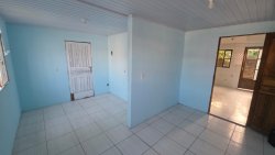 Casa com 02 dormitórios no bairro Feitoria 