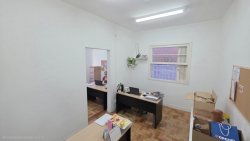 Casa comercial no bairro Rio Branco 