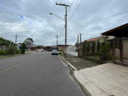 Casa com 03 dormitórios no bairro Três Marias 