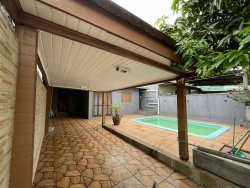 Casa com 03 dormitórios no bairro Três Marias 