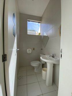Sala comercial com 100m² para locação no bairro Vila Nova 