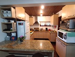 Casa com 03 dormitórios e terreno com 900m² no bairro Costa do Morro 