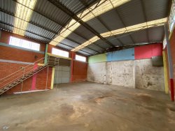 Pavilhão com 260m² para locação no bairro Lomba Grande 
