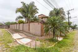 Casa com 05 dormitórios no bairro Cristo Rei 