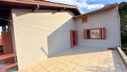 Casa com 03 dormitórios no bairro Rincão 
