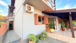 Casa com 03 dormitórios no bairro Rincão 