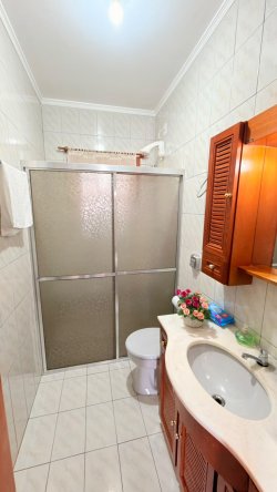 Casa com 03 dormitórios no bairro Rincão 