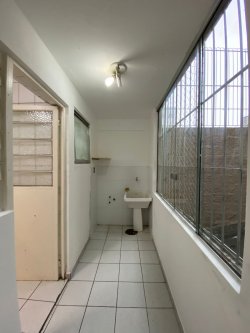 Apartamento com 01 dormitório no Edifício Gominho 