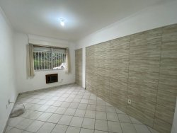Apartamento com 01 dormitório no Edifício Gominho 