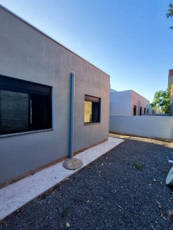 Casas com 03 dormitórios no bairro Campestre 