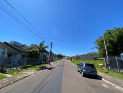 Casa com 02 dormitórios no bairro Lomba Grande 