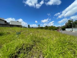 Terreno de esquina com 379m² no Loteamento Chácara Hamburguesa  