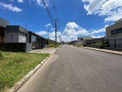 Terreno de esquina com 303m² no Loteamento Chácara Hamburguesa  