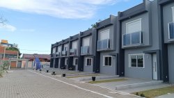 Sobrado com 02 dormitórios no bairro São Jorge 