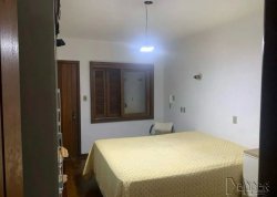 Casa com 03 dormitórios no bairro Primavera 