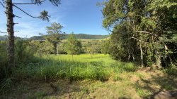 Sítio com 2 hectares no bairro Lomba Grande  