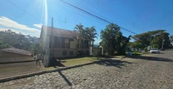 Sobrado com 03 dormitórios no Bairro Rincão 