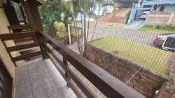 Sobrado com 03 dormitórios no Bairro Rincão 