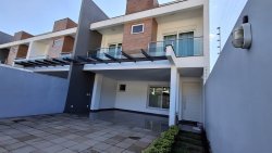 Casa com 03 suítes no bairro União 