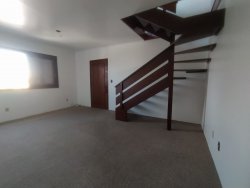 Cobertura duplex com 03 dormitórios para locação no bairro Jardim Mauá 
