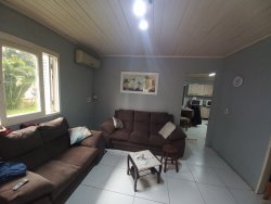 Casa com 03 dormitórios no bairro Guarani 