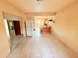 Casa com 03 dormitórios no bairro Canudos 