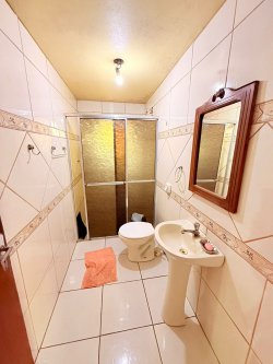 Casa com 03 dormitórios no bairro Canudos 