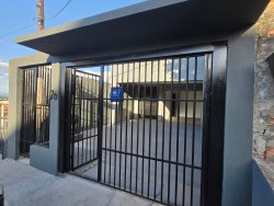 Casa com 02 dormitórios no Loteamento Monte Blanco 