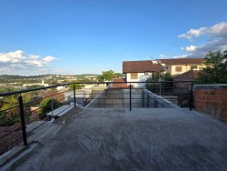 Casa com 02 dormitórios no Loteamento Monte Blanco 
