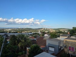 Casa com 02 dormitórios no Loteamento Monte Blanco 
