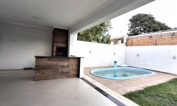 Casa com 03 dormitórios no bairro Silva  