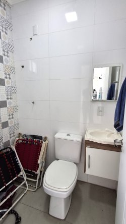 Casa com 03 dormitórios no bairro Silva  