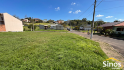 Terreno de esquina com 240m² no Condomínio Rota 36 