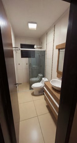 Casa com 05 dormitórios, sendo 02 suítes no bairro Jardim Mauá 