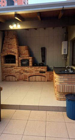 Casa com 05 dormitórios, sendo 02 suítes no bairro Jardim Mauá 