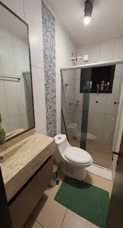 Casa com 05 dormitórios, sendo 02 suítes no bairro Jardim Mauá 
