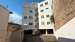 Apartamento com 03 dormitórios no Edifício Agatha 