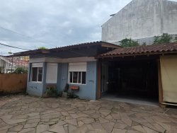 Casa com 03 suítes no Bairro Pinheiro 