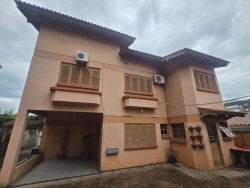 Casa com 03 suítes no Bairro Pinheiro 
