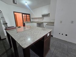 Casa com 03 suítes no Bairro Pinheiro 