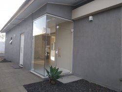 Casa com 02 dormitórios no bairro Capão Novo 
