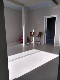 Casa com 02 dormitórios no bairro Capão Novo 