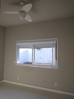 Casa com 02 dormitórios no bairro Capão Novo 