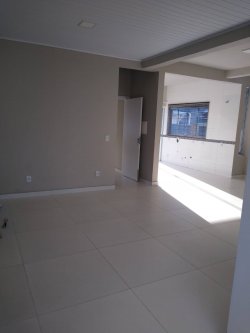 Casa com 02 dormitórios no bairro Capão Novo 