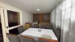 Casa com 02 dormitórios no bairro Lomba Grande 
