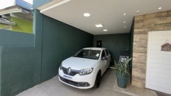 Casa com 02 dormitórios no bairro Lomba Grande 