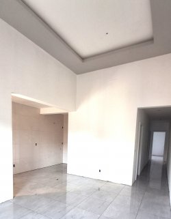 Casa com 03 dormitórios no bairro Feitoria 