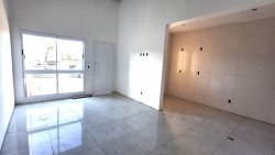 Casa com 03 dormitórios no bairro Feitoria 