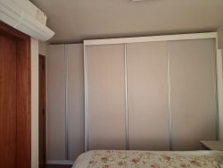 Apartamento com 02 dormitórios, sendo 01 suíte no Edifício Solar da Visconde 